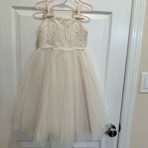 Excellent condition Lotus Bridal Flower Girl Dress Top Lace in Ivory